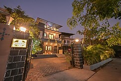 AMOR VILLA, Lonavala