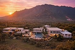 Valencia Club and Resort, Foothill, Abu, Reodar