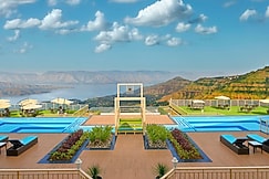 The Cliff by Zuper, Panchgani, Mahabaleshwar