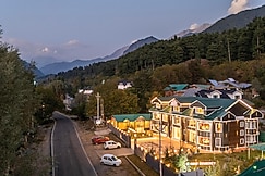 Hayat Residency (10 min. drive to Main Market), Pahalgam