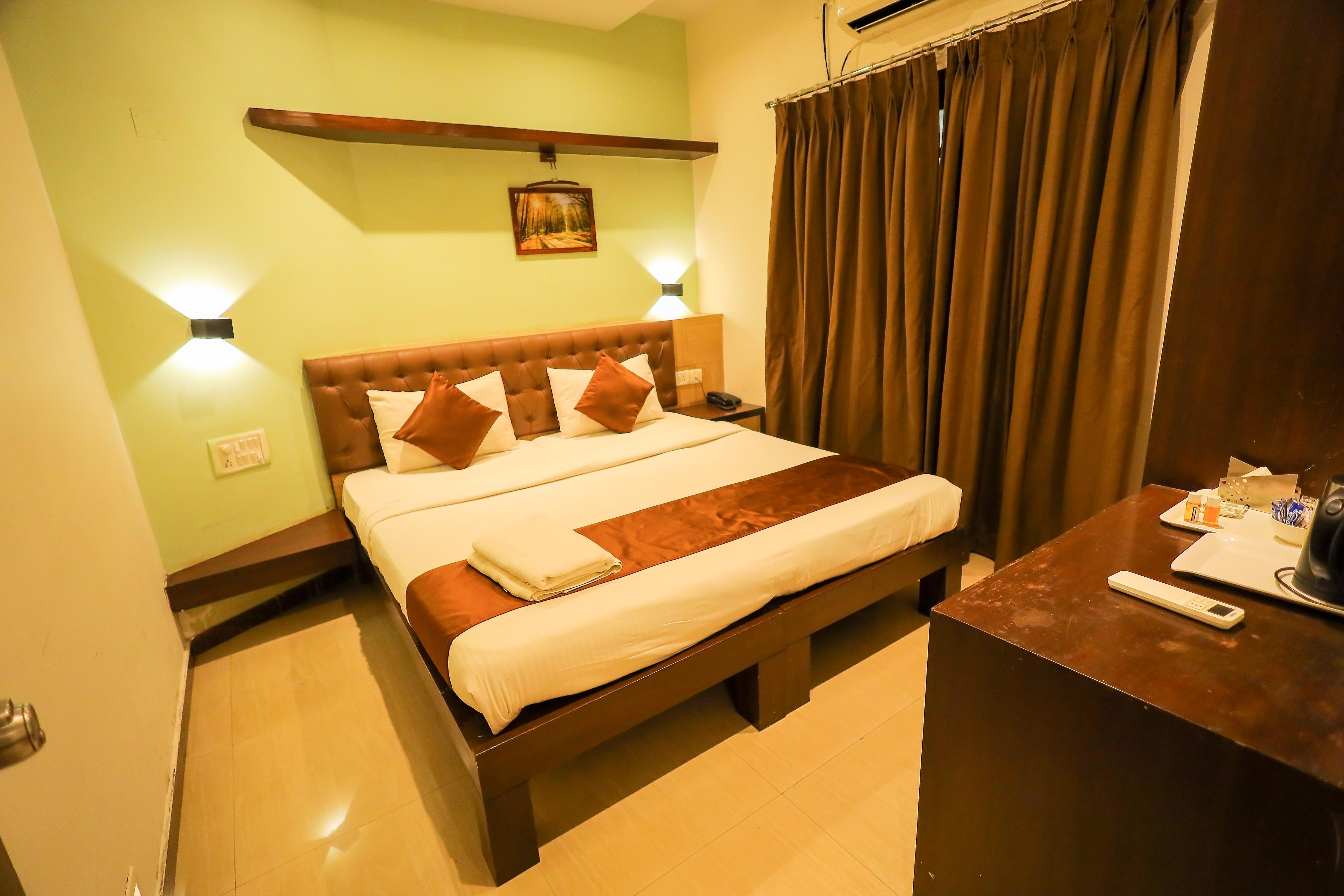 Plaza Heights by RAK Rooms, Mangaluru - Tap to explore photos