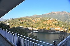 Hotel Lake Paradise Inn, Bhimtal