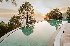 The Lanswood Estate, Lansdowne