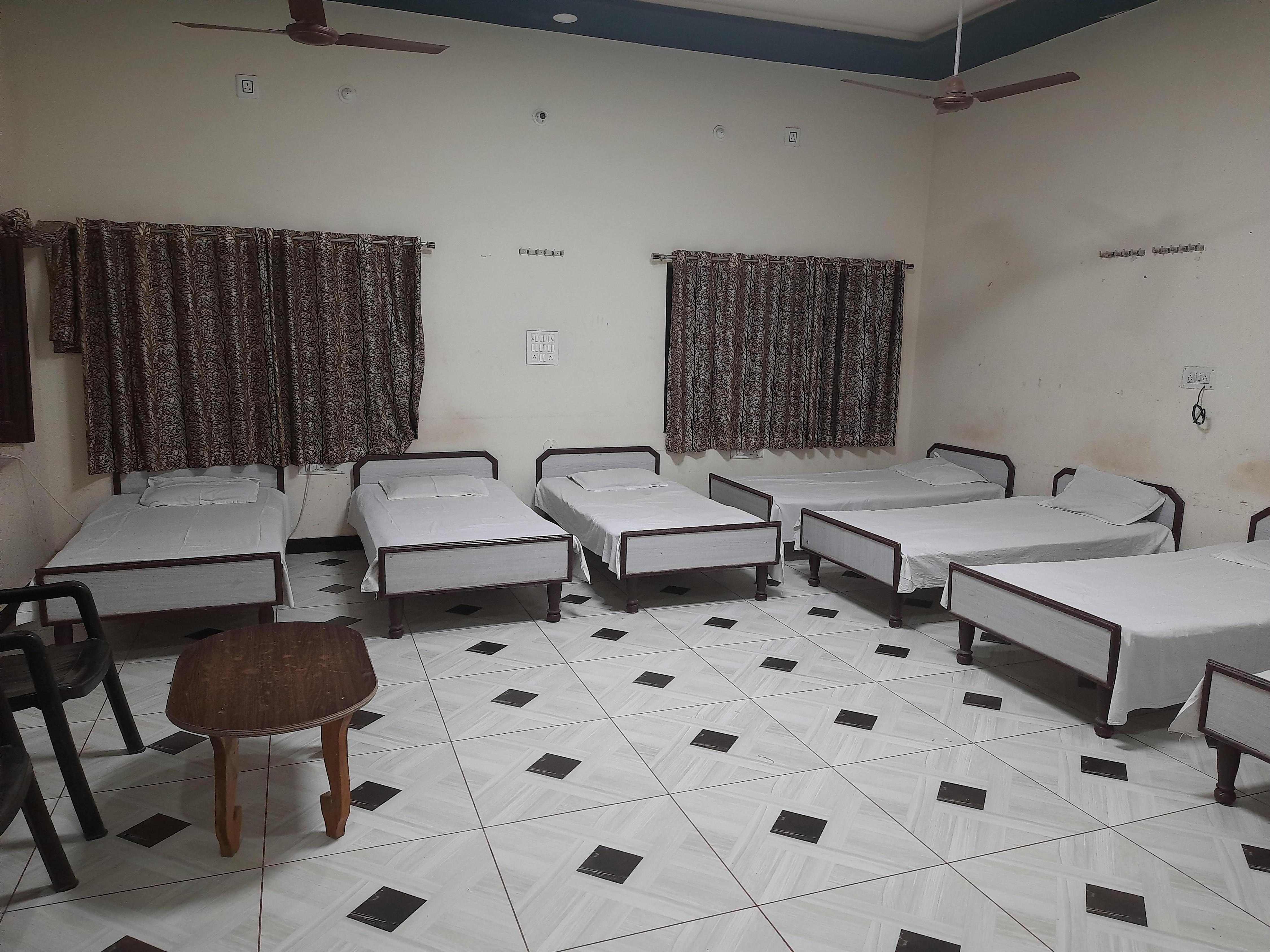 Maa Ganga Guest House - Tap to explore photos
