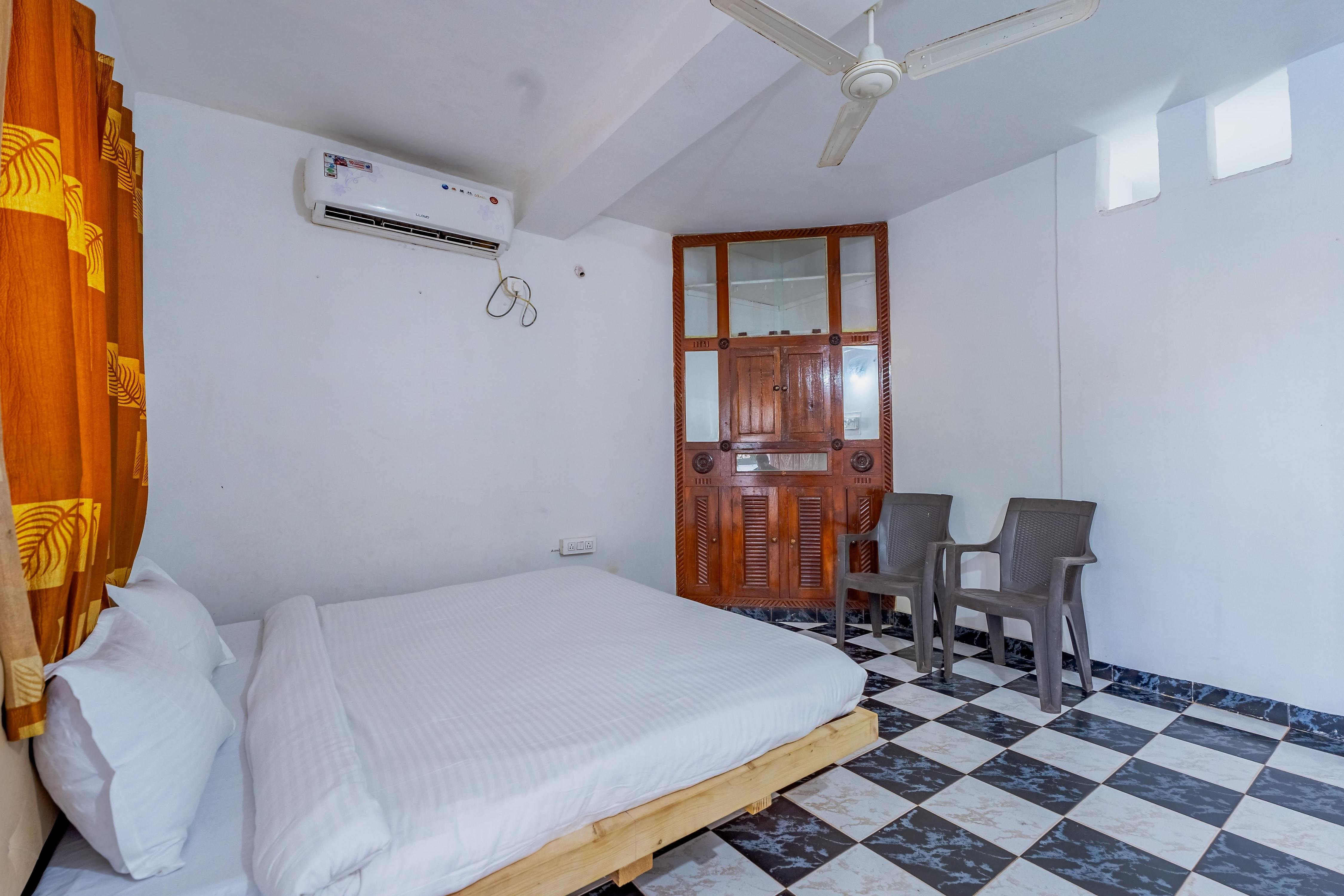 Hotel Baga Galaxy - Tap to explore photos