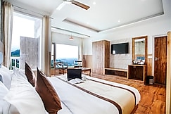 Spring Wood Hotel | Serene Mussoorie Stay | Free Parking & Peaceful Surroundings, Mussoorie