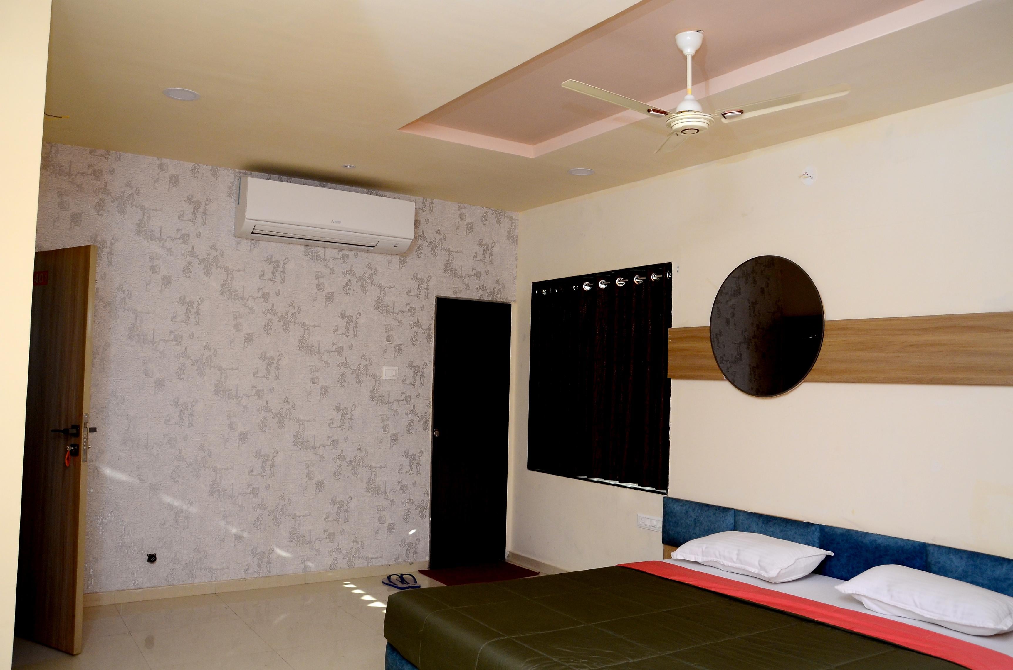 Hotel New Delhi Darbar - Tap to explore photos