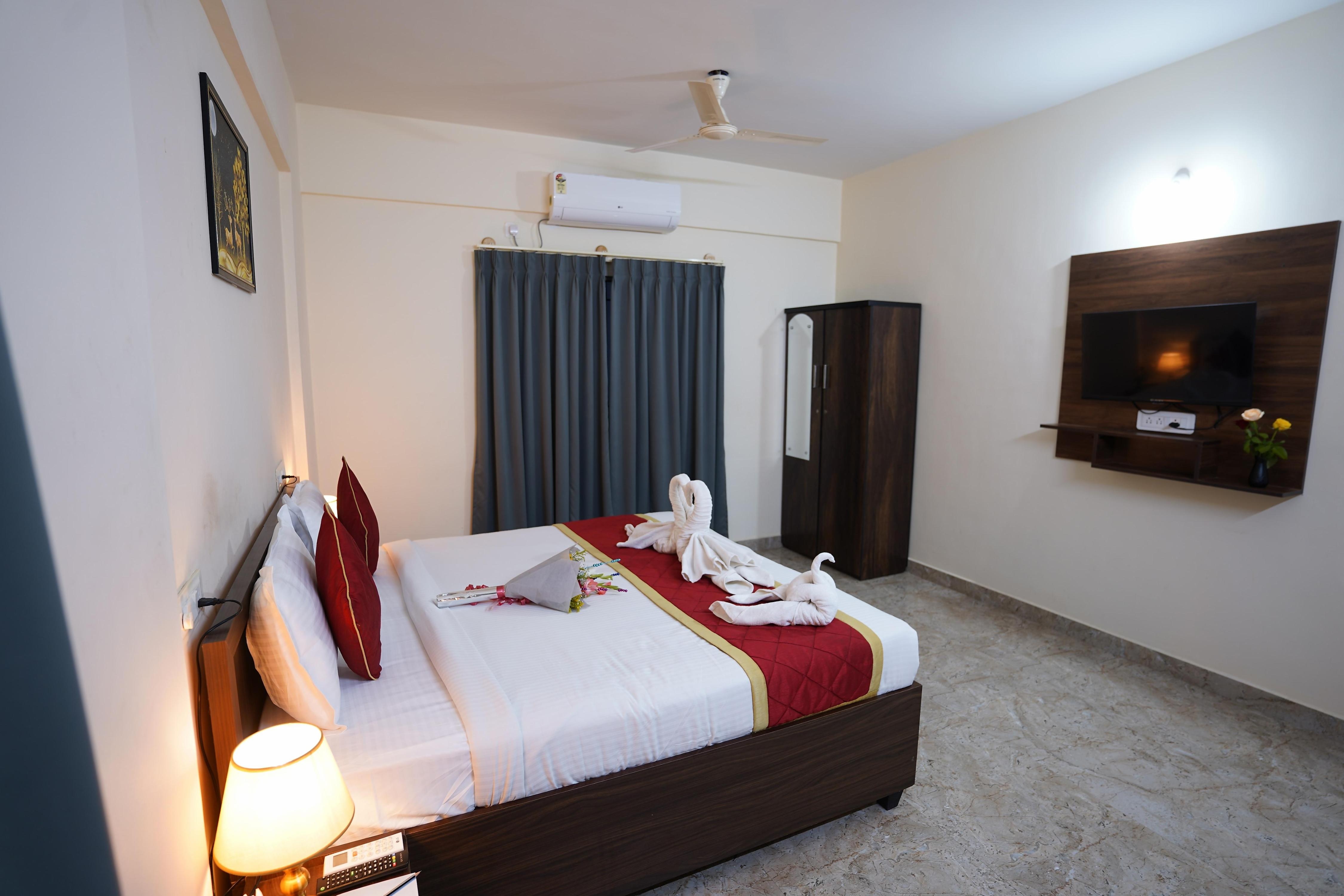 Hotel Sai Manyata Inn - Tap to explore photos