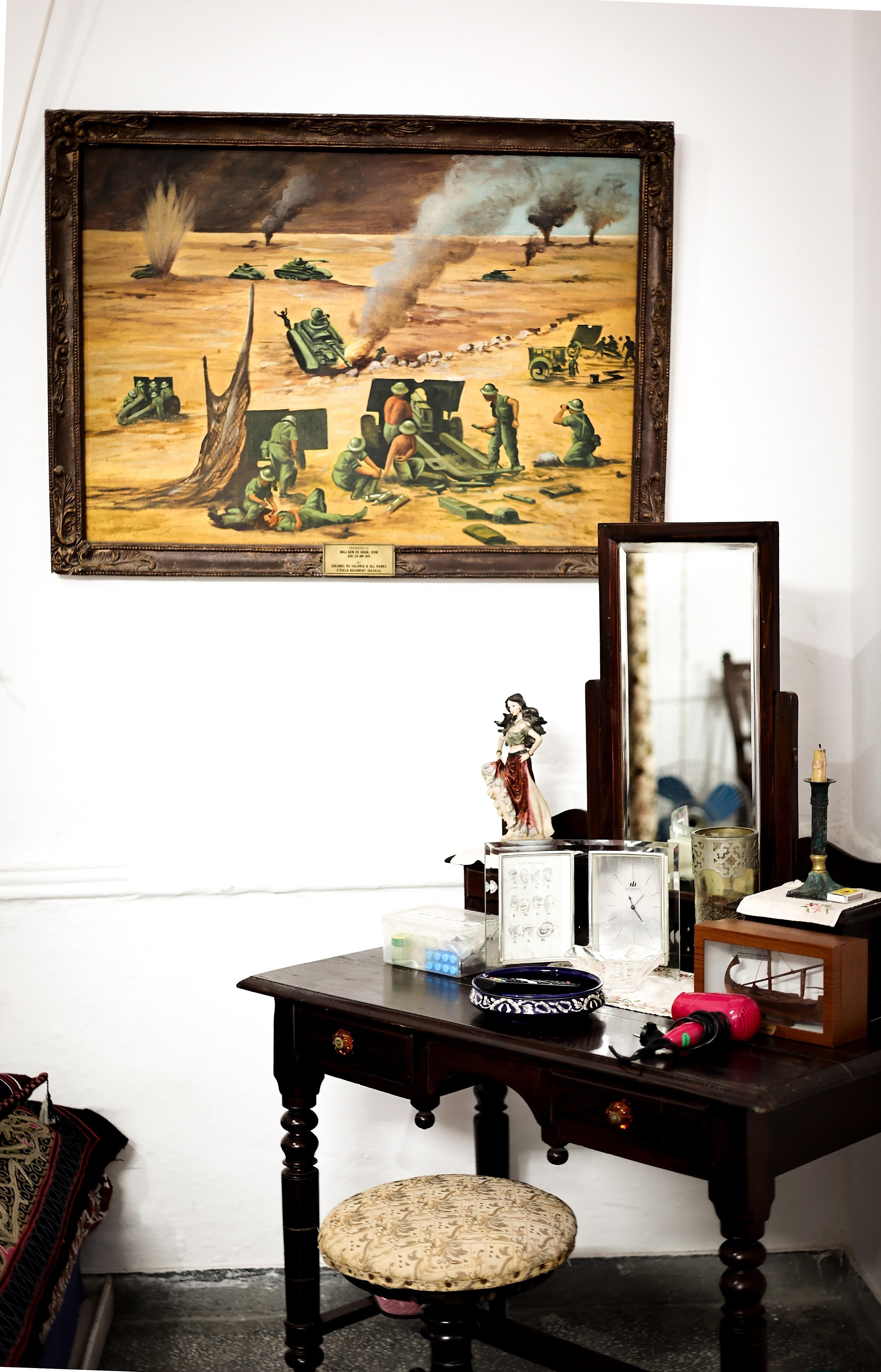 Moon Wind Private Room in 150 Years Old Bungalow - Tap to explore photos