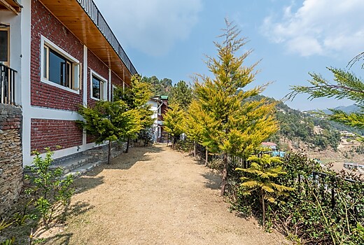 Pet-Friendly 2br w mountain view | Dream Cottage (5) by Roam Home