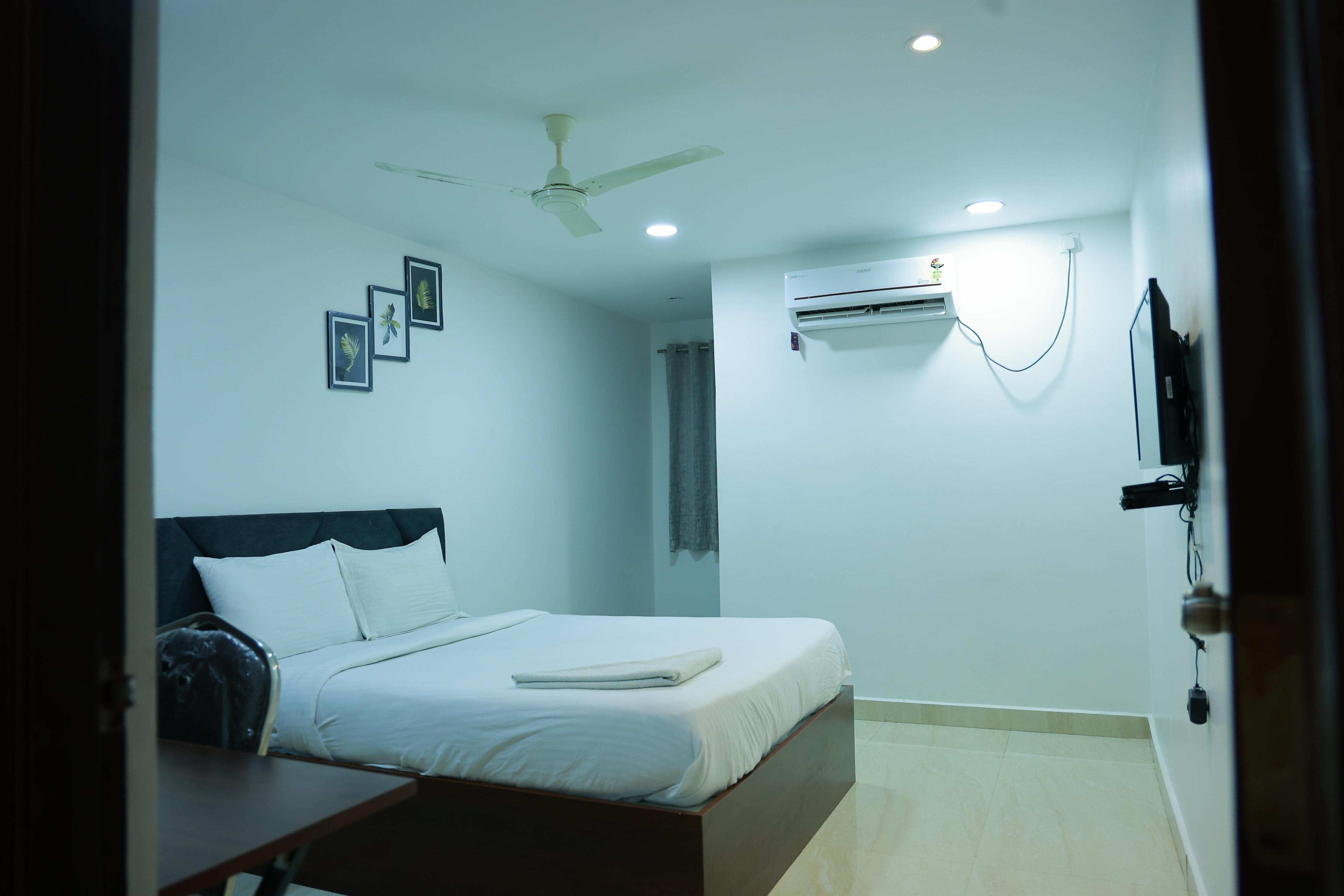 Hotel Aahwanam Elite Grand - Tap to explore photos