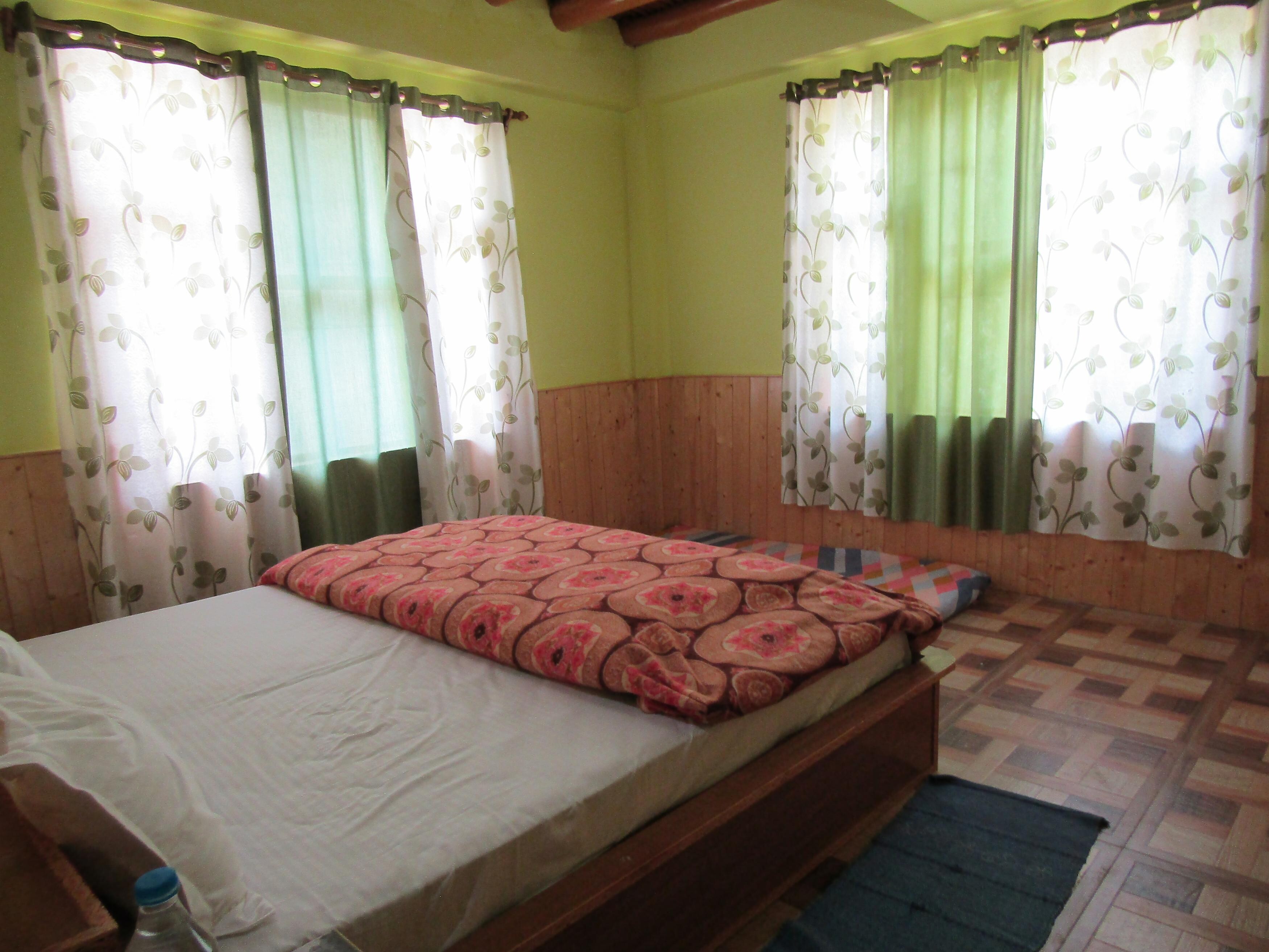 Tashi yangphel home stay - Tap to explore photos