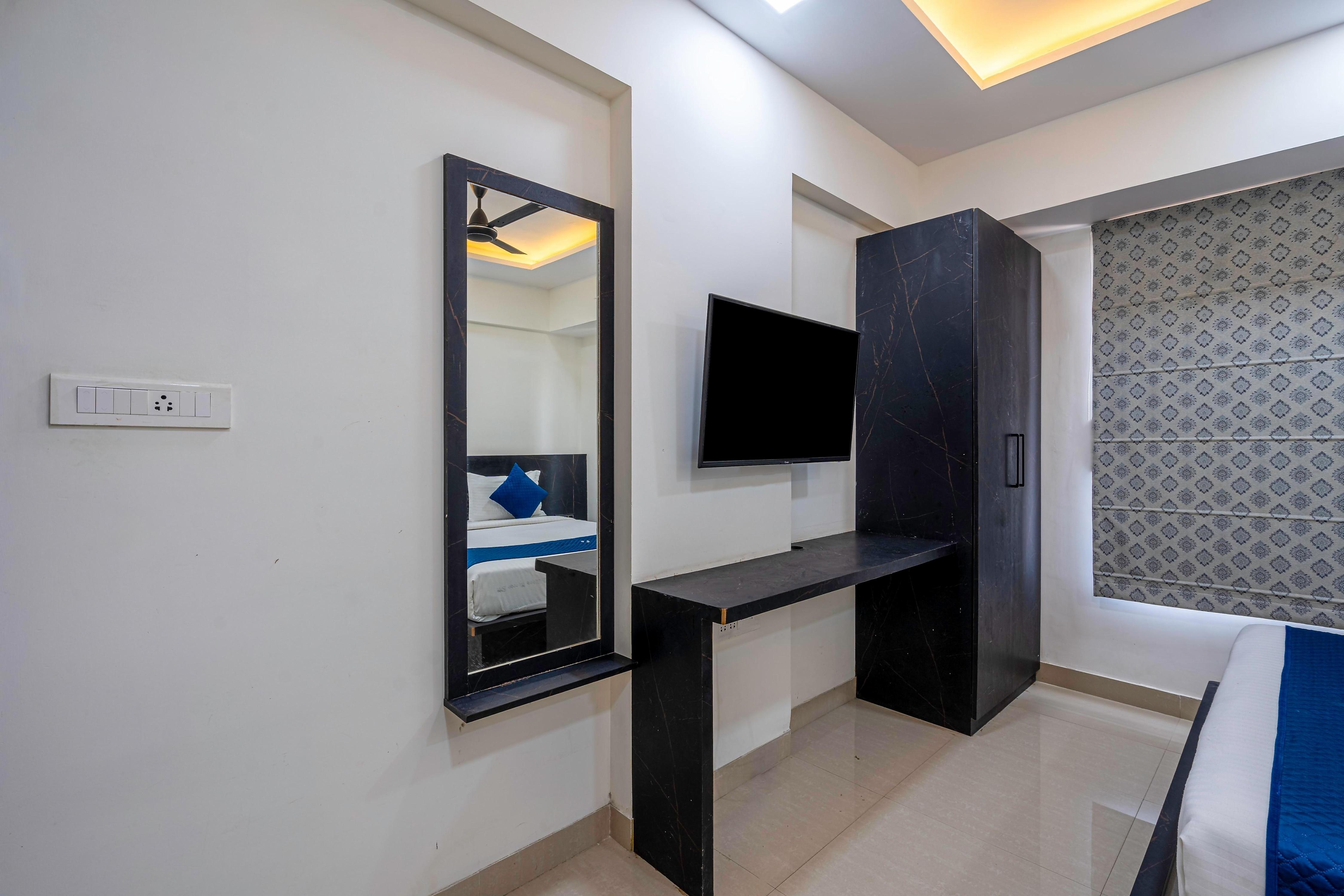 StayBird - Silver Oak, Kharadi, An Apartment Hotel - Tap to explore photos
