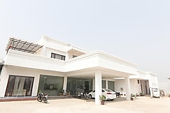 Ragas Staycation, Biswan