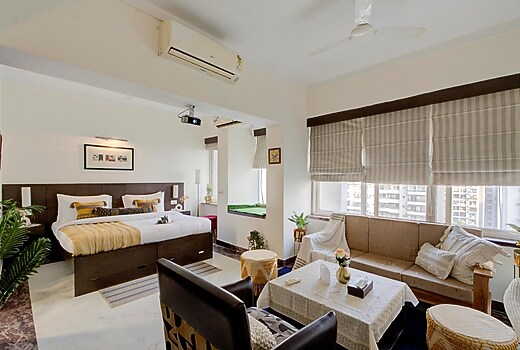 The Magenta Lavish Studio Apartment by Sojourn Stays