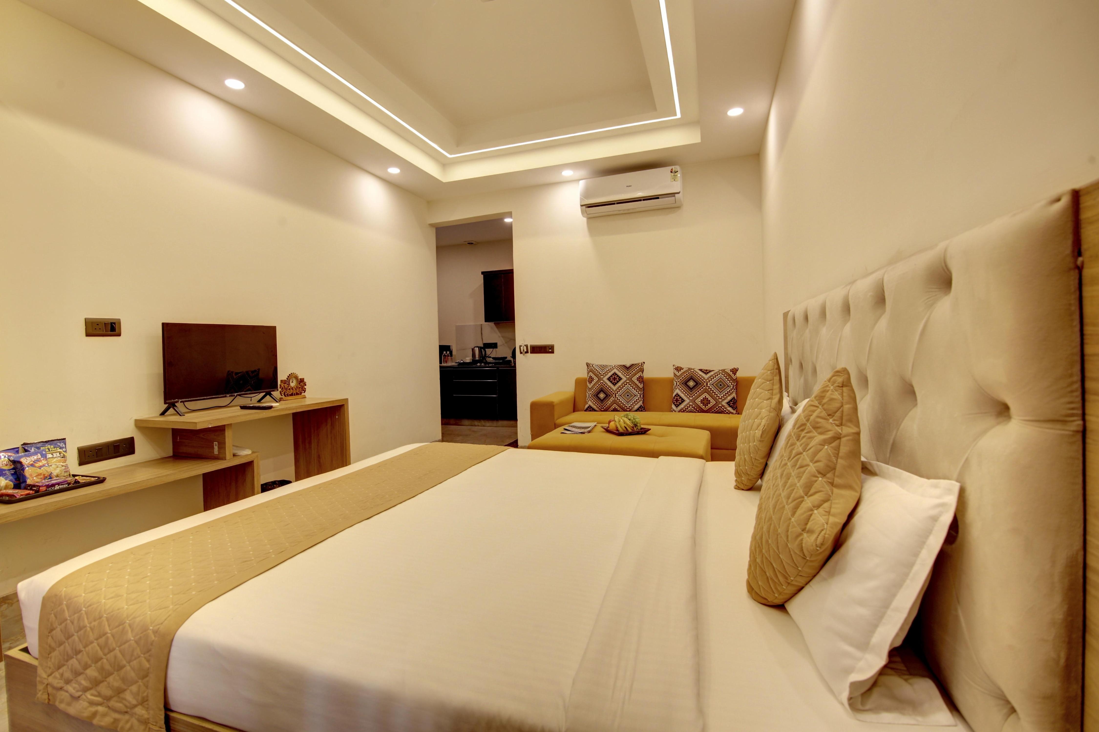 360 Degree Hotel - Tap to explore photos