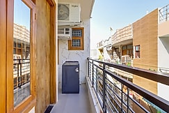 Peaceful Huts | 2 BHK Entire Apartment (Without Lift), Delhi