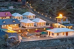 Kinara Resort and Cafe Nainital, Kausani