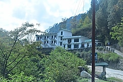 GMVN hotel Maneri Lakefront, Uttarkashi