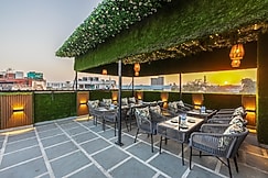 Hotel Uptown - Luxury Restaurant & Rooftop Near Connaught Place, Meerut