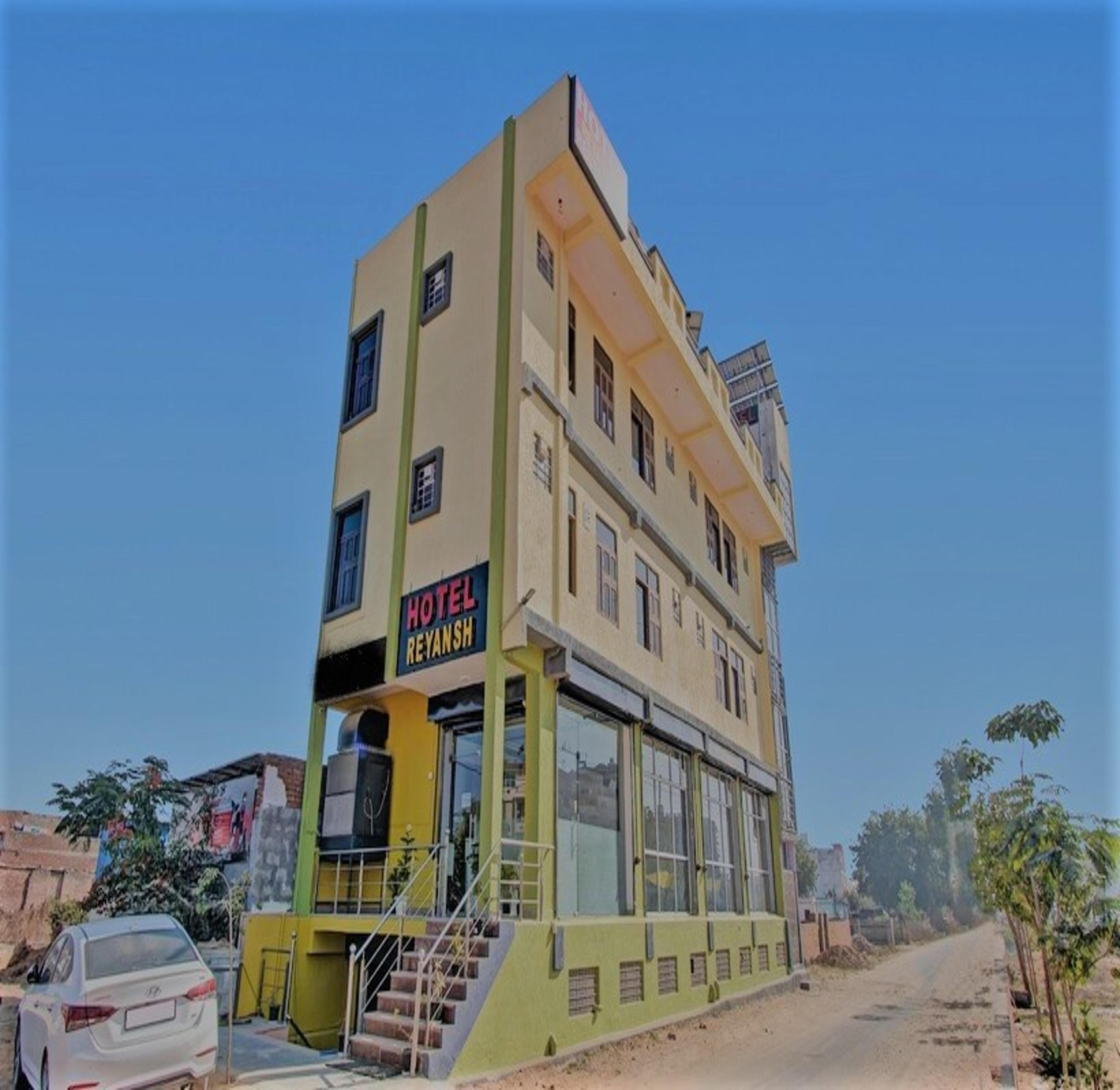 Hotel Reyansh - Tap to explore photos