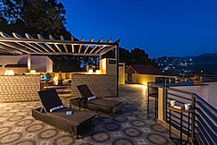 Pine Maderas | An All Suites Property by Embrace, Solan