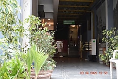 HOTEL LALBAGH GARDENIA, Bangalore