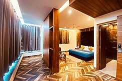 Hotel Hardik Palace, Noida
