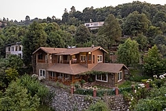 SaffronStays Plaksha, Gangolihat