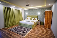 The Wonder Hills, Pahalgam