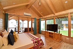 Latos The Dream Village of tree house, Jibhi