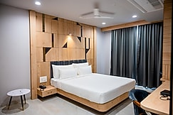 Hotel Sky Avenue, Sangli