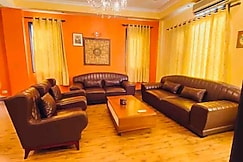 DJ2 Spacious Lovely 4BHK full Apartmnt Parking NFC, Delhi
