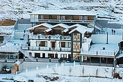 Kanatal Retreat By Itharna Hospitality, Kanatal