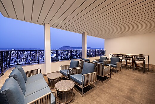 Rooftop Lounge