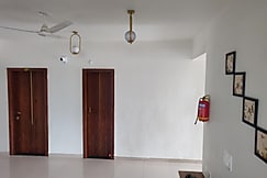 HOTEL MEERA LOK, Kota