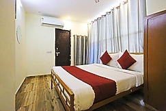 Hotel Raaso Inn  Nawada Metro Station, Delhi