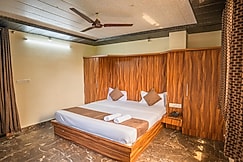 Hotel Eleven 43 Suits, Baran