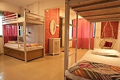 Hostell One Koregaon Park, Pune