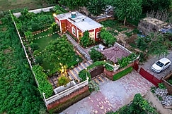 Nirvair Farmhouse | Private Villa in Sainik Farms, Delhi