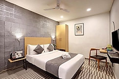 Hotel the Rasa Near Anand Vihar, Delhi