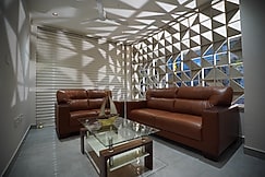 S V Royal Luxury Rooms, Guntur