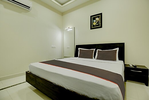 Collection O Ovel Hotel Grand