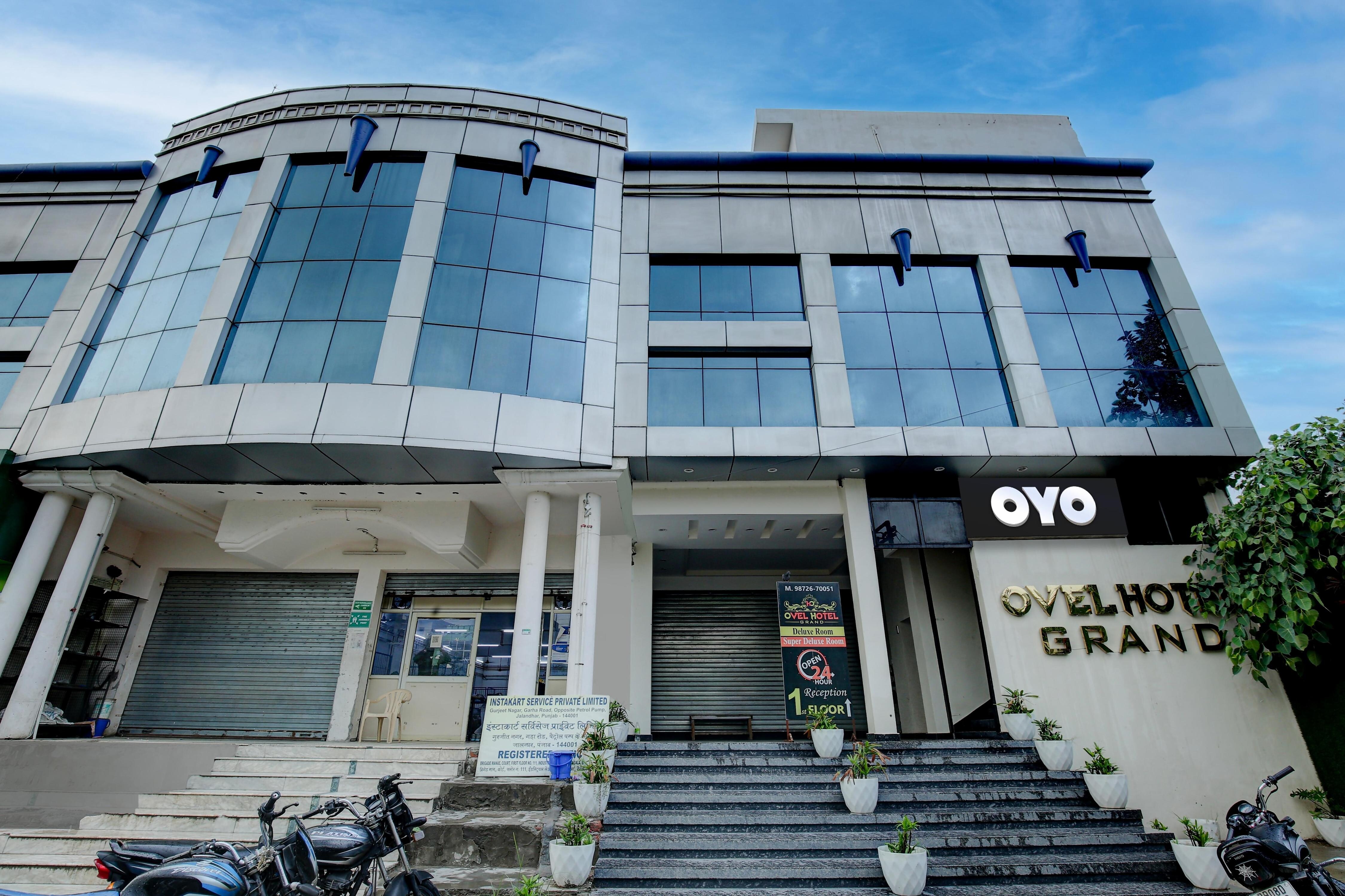 Super Collection O Ovel Hotel Grand - Tap to explore photos