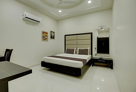 Super Collection O Ovel Hotel Grand