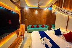 Guruvayur Dham  200mtr from Mathura Railway Station, Mathura