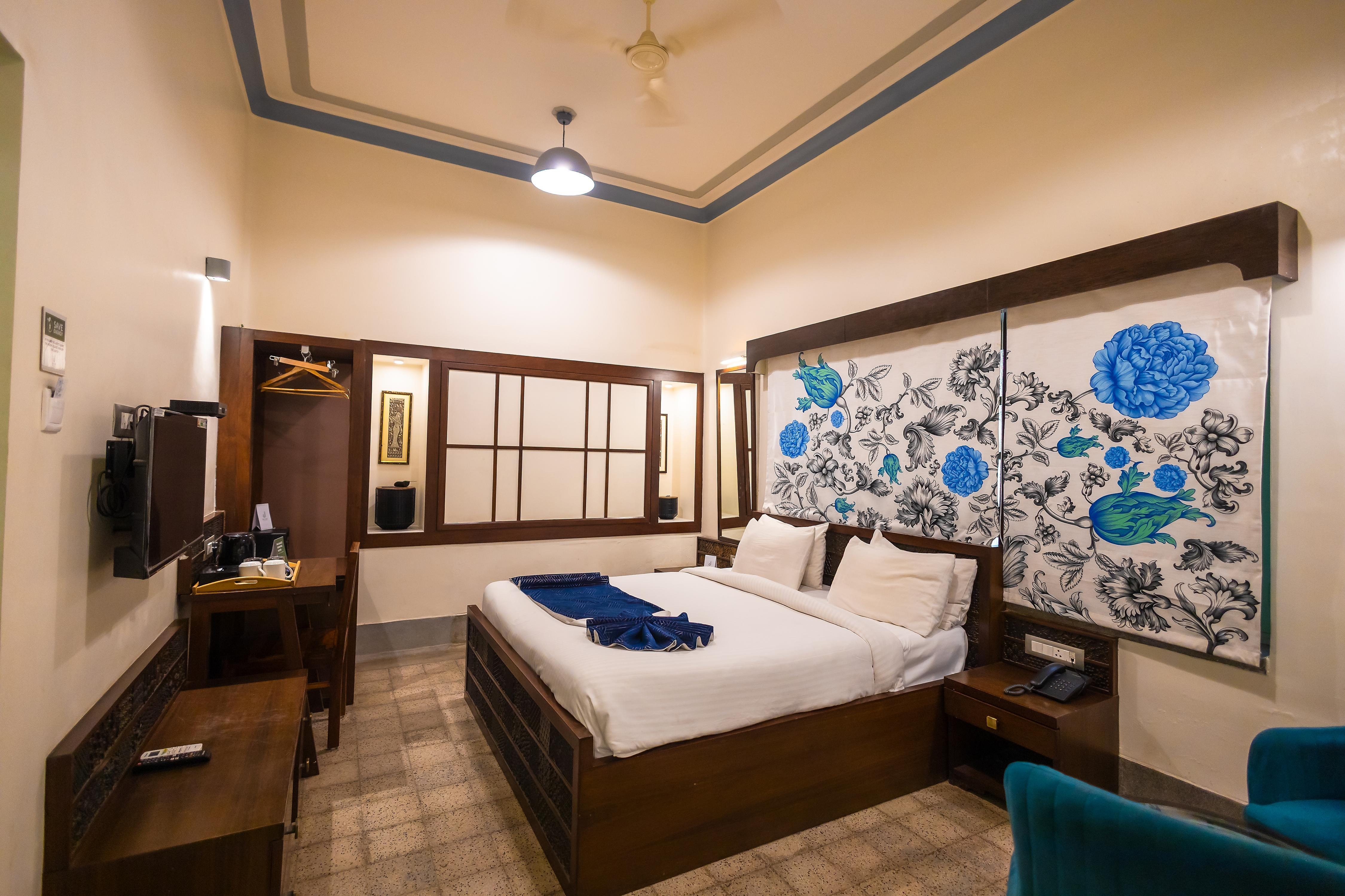 THE JAIS BOUTIQUE HOTEL {70 METERS FROM  ASSI GHAT) - Tap to explore photos