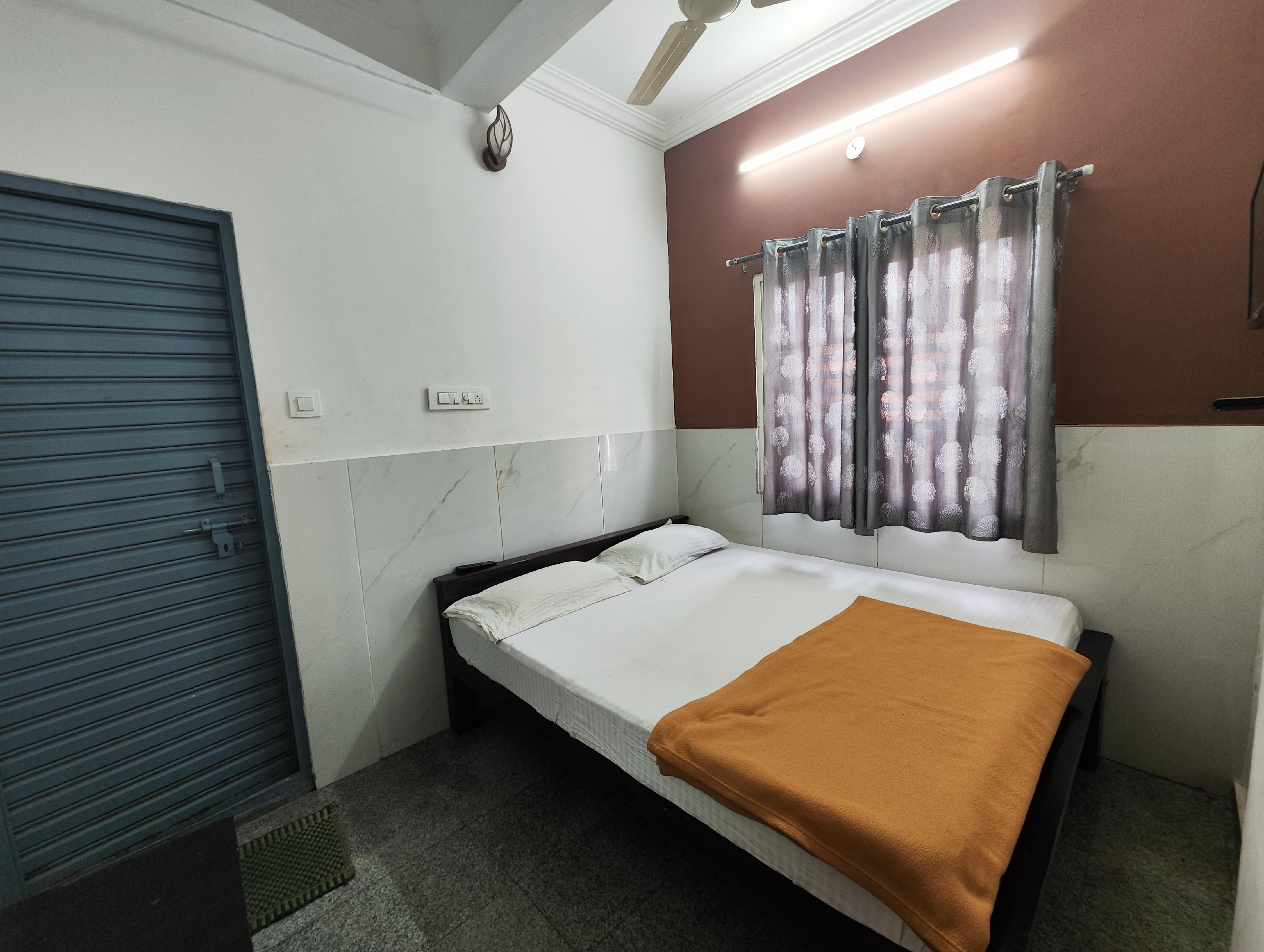 Hotel 99 Boarding & Lodging - Tap to explore photos