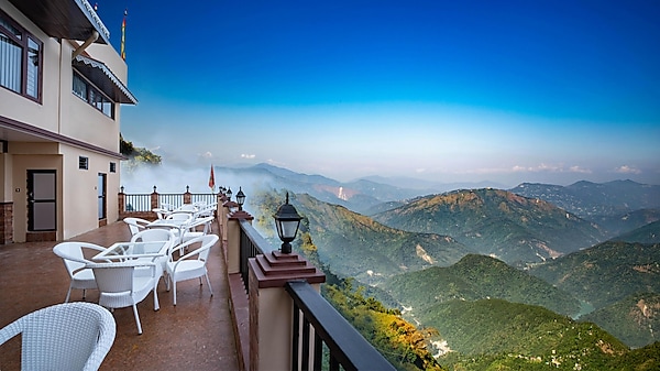 Summit Sherpa Mountain Hotel & Spa