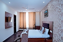 Hotel Thames, Zirakpur